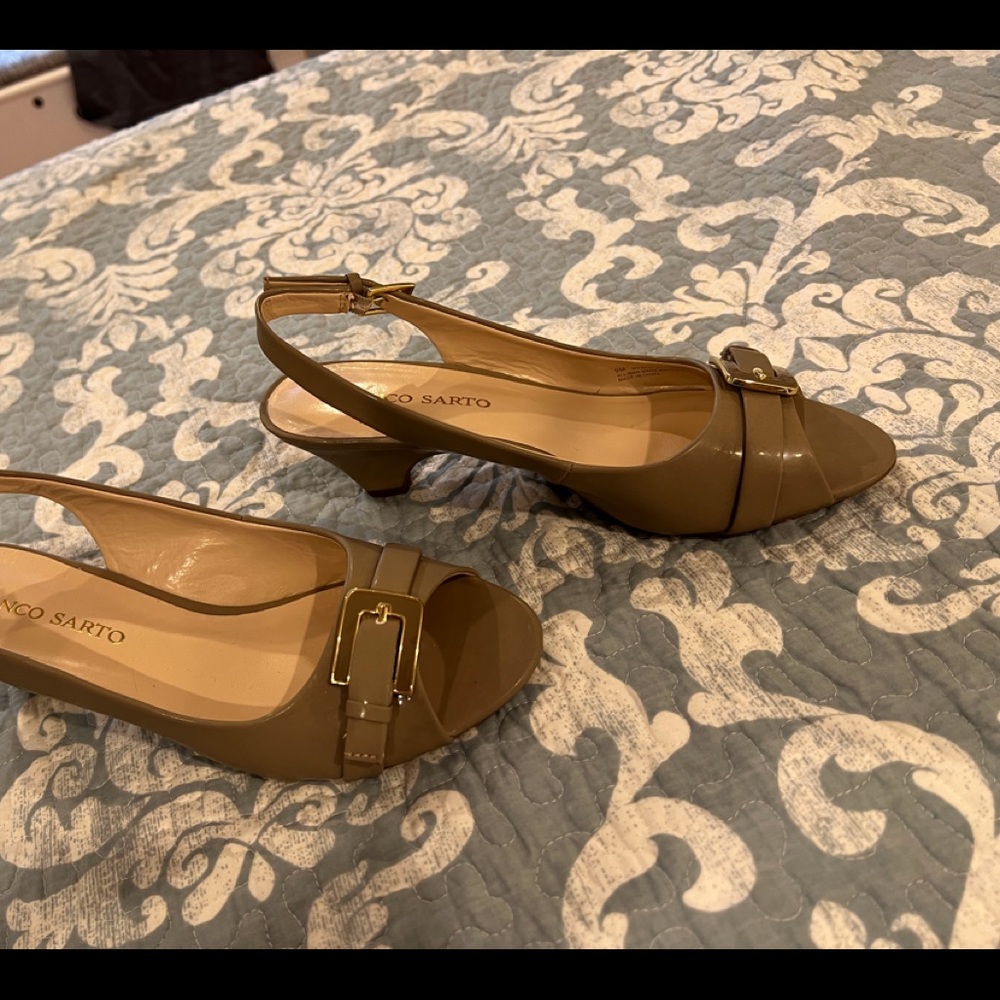 Women dress shoes